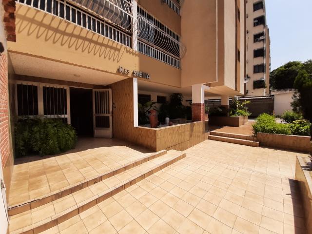 APARTAMENTO EN VENTA LA TRIGALEÑA RES. SIENA DV 8370251