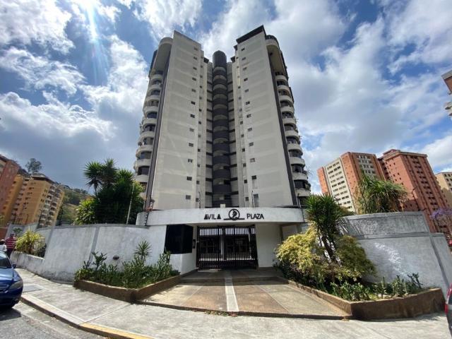 Apartamento en venta lomas del Avila 2H 2B 2PE 1M