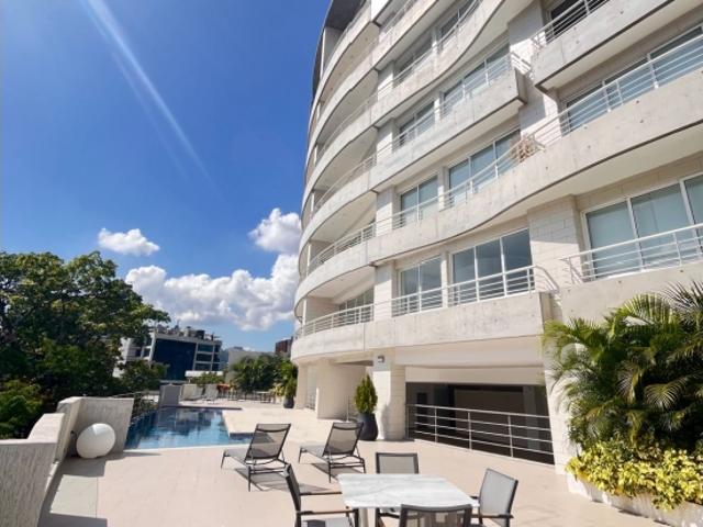Apartamento en venta. 174m2. 3H/3B73P. Urb. Chulavista