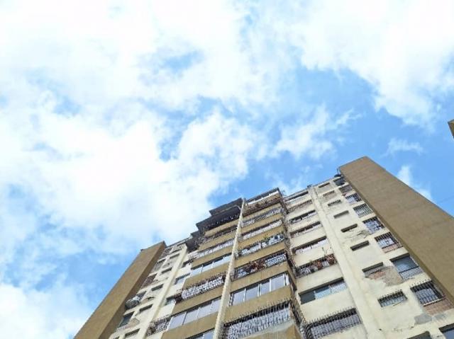 Apartamento en Venta: Res. Imola, Los Teques