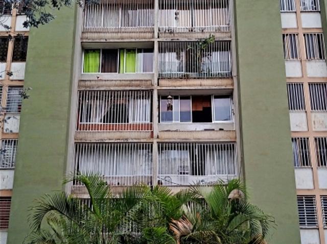 Apartamento en Venta: Res. Los Pirineos, Urb. Las Minas