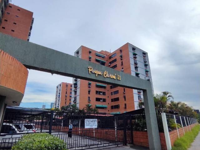 Apartamento en Venta, Res. Parque Choroní, Urb. Base Aragua