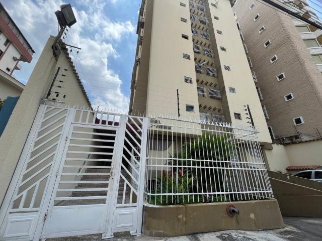 Apartamento en Venta, Res. Quinta avenida, Urb. San Isidro, Maracay