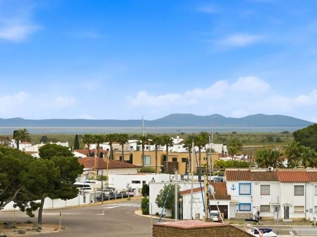 Apartamento en venta. ROSES