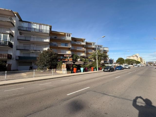Apartamento en venta. ROSES