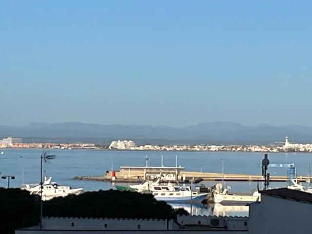 Apartamento en venta. ROSES