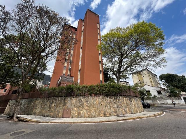 Apartamento en venta San Bernardino 125.62Mts 3hab 3baños 1 p/e 1mlt
