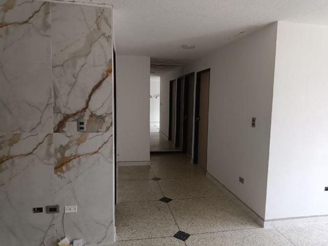 Apartamento en venta Solar de la Quinta etapa I remodelado