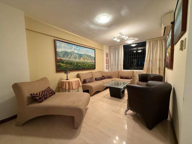 Apartamento en.Alquiler.3h/2b/1p Urb.Sta Fe Norte