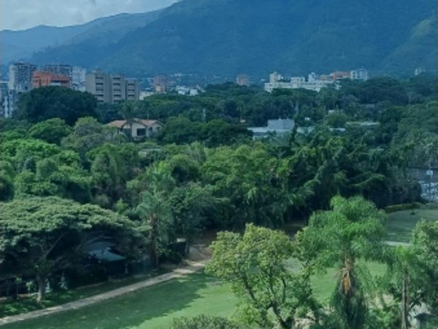 Apartamento En Alquiler Urb Valle Arriba