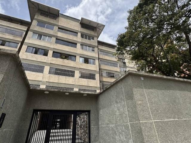 APARTAMENTO EN ALQUILER CHUAO