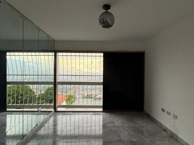 APARTAMENTO EN ALQUILER COLINAS DE SANTA MONICA 2H/2B/1E 70M2