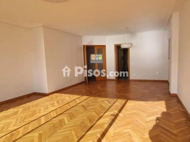 Apartamento en alquiler en 1A Linea