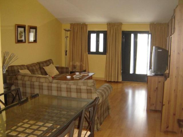 Apartamento en alquiler en Trujillo, Avenida
