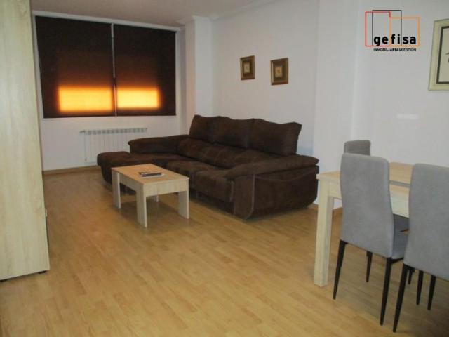 Apartamento en alquiler en Valdepeñas, 1ro De Julio
