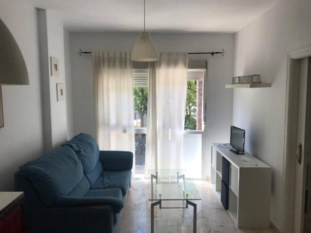 Apartamento en alquiler en Avenida de las Ciencias Emilio Lemos 41020