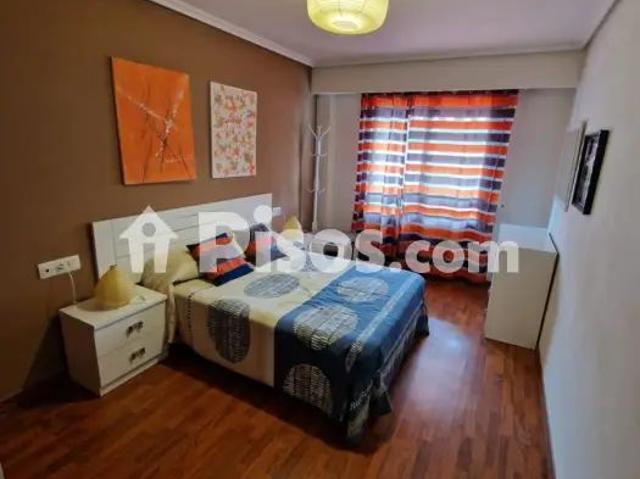 Apartamento en alquiler en Avenida de Santiago, cerca de Calle del Río Avia