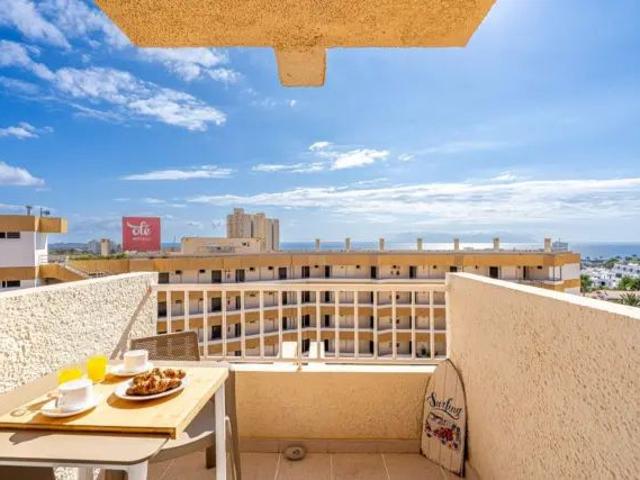 Apartamento en alquiler en Calle V Centenario, Número 3