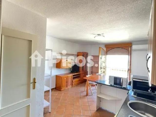 Apartamento en alquiler en Calle C. Zenete, 35