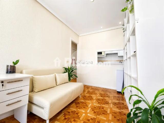 Apartamento en alquiler en Calle de Ardemans, cerca de Calle de José Picón