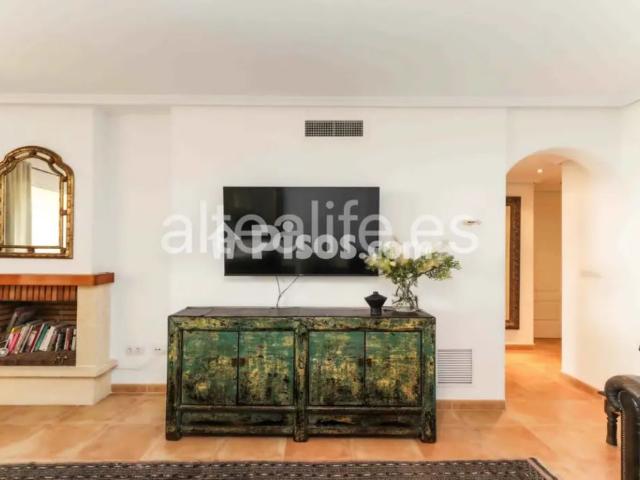 Apartamento en alquiler en Calle de Berlín