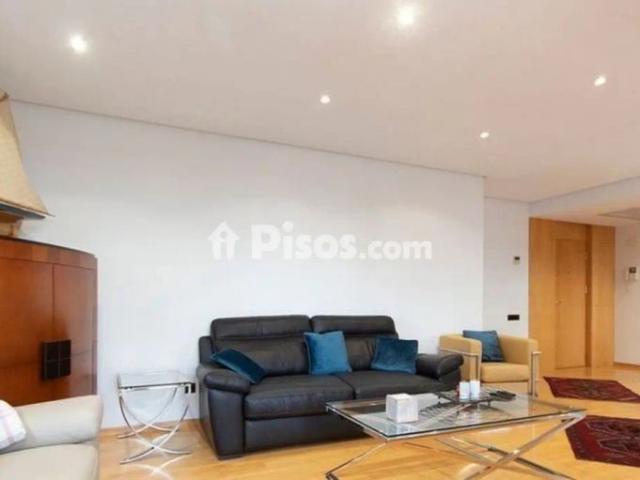 Apartamento en alquiler en Calle de José María González Río, 4