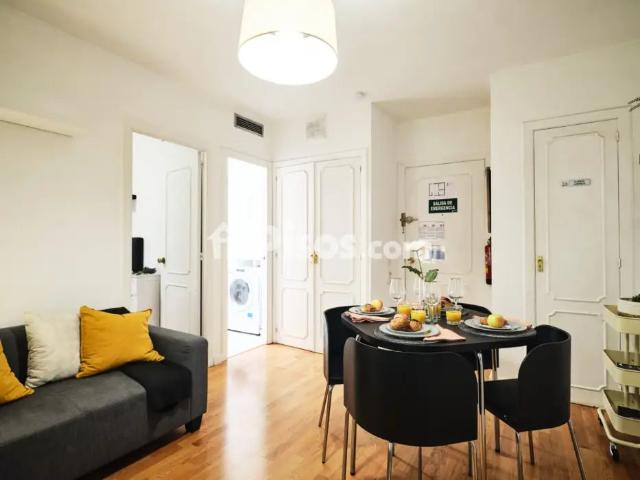 Apartamento en alquiler en Calle de Juan Bravo, cerca de Calle de Alcántara