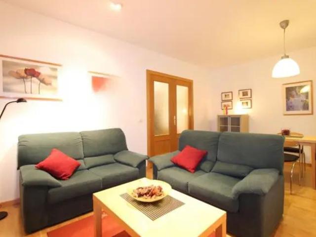 Apartamento en alquiler en Calle de la Batalla del Salado, cerca de Calle de Vizcaya