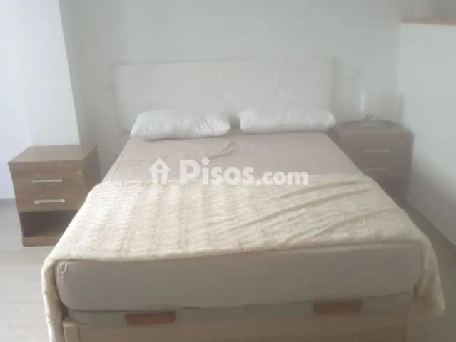 Apartamento en alquiler en Calle de la Naval, cerca de Calle Faya