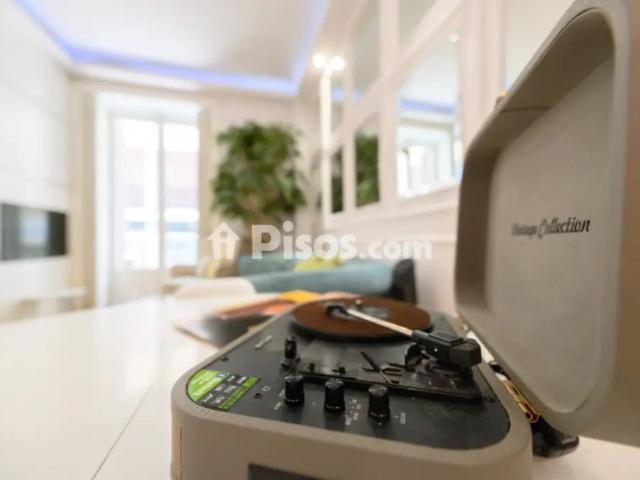Apartamento en alquiler en Calle de la Reina