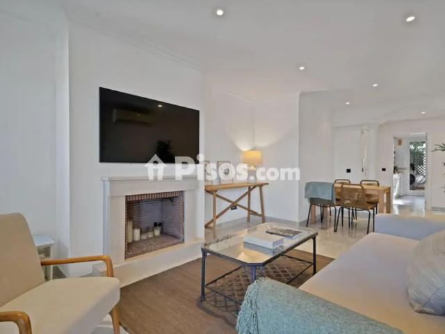 Apartamento en alquiler en Calle de las Adelfas