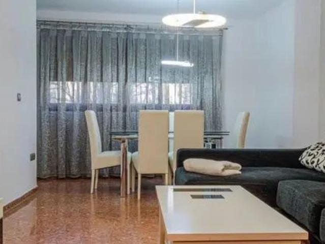 Apartamento en alquiler en Calle de las Escuelas Viejas, 16