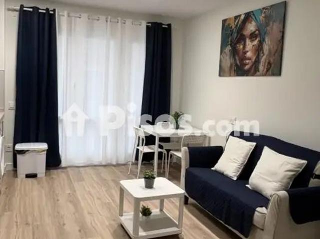 Apartamento en alquiler en Calle de María Teresa, 11