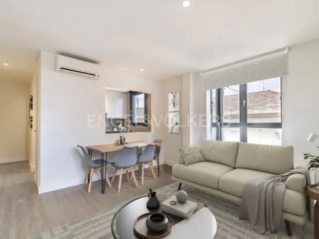 Apartamento en alquiler en Calle de Matilde Landa, cerca de Calle del General Pintos