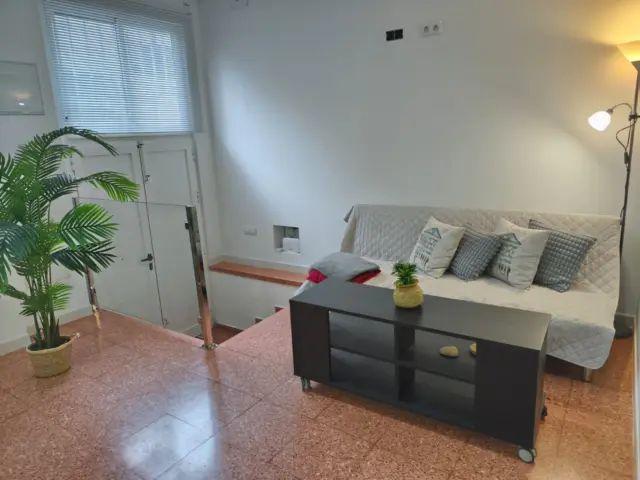 Apartamento en alquiler en Calle Faro, cerca de Calle de la Naval