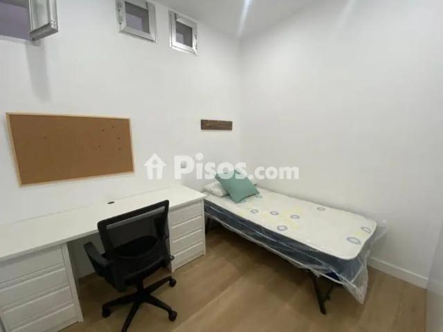 Apartamento en alquiler en Calle Rodríguez San Pedro, cerca de Calle de Guzmán El Bueno