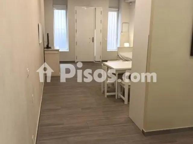 Apartamento en alquiler en Calle San Vicente, cerca de Calle Baños