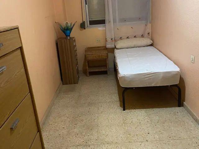 Apartamento en alquiler en Carrer de Cavite, 21, cerca de Plaza del Cronista Francisco Monblanch