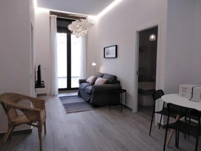 Apartamento en alquiler en Carrer de Carles Cervera, 22