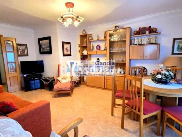 Apartamento en alquiler en Carrer de La Rioja, cerca de Avenida del Norte