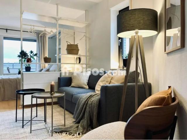 Apartamento en alquiler en Carrer de Ribelles Comins, 6