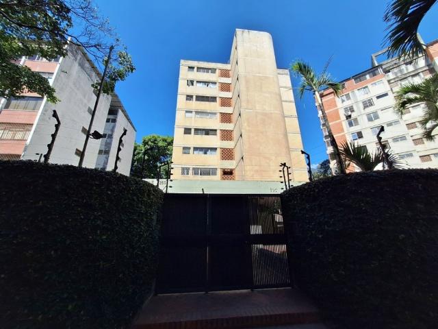Venta de Apartamento en Chuao Av. Araure