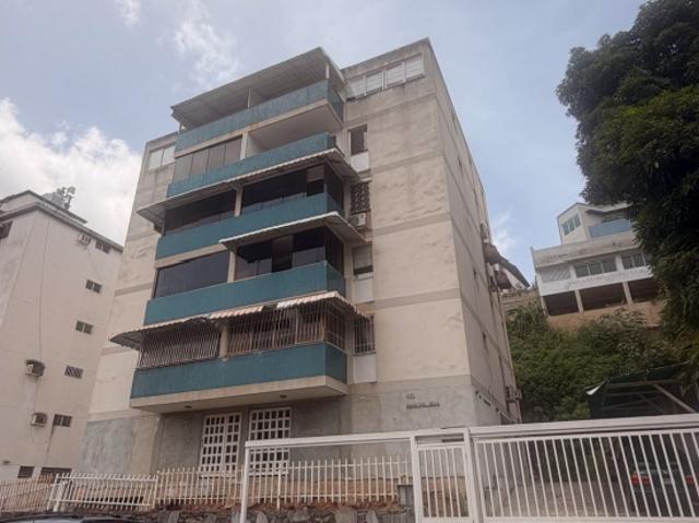 Apartamento en alquiler en Cumbres de Curumo