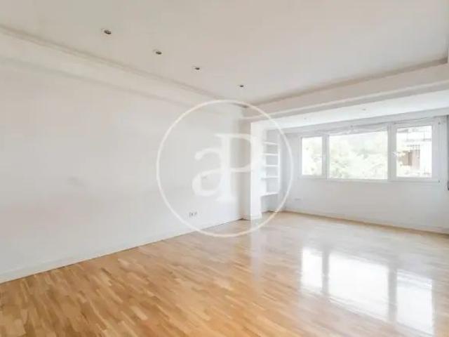 Apartamento en alquiler en Cuatro Caminos