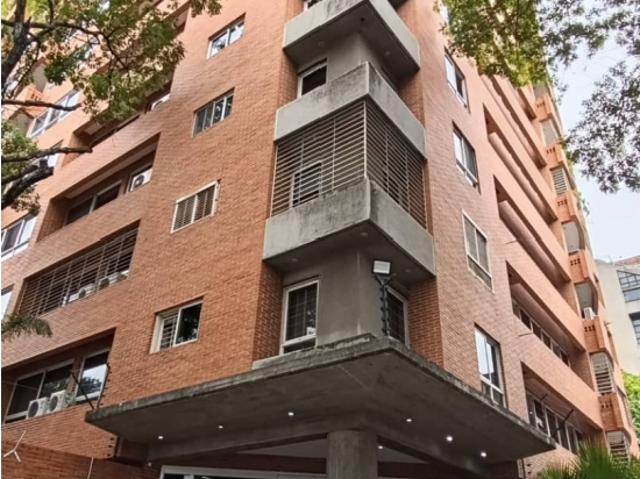 Apartamento en Alquiler en El Rosal 50mts/1H/1B/2PE