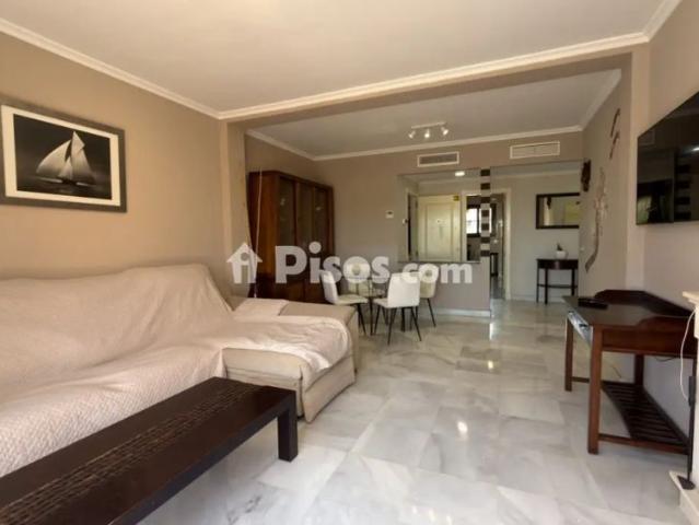 Apartamento en alquiler en Estepona