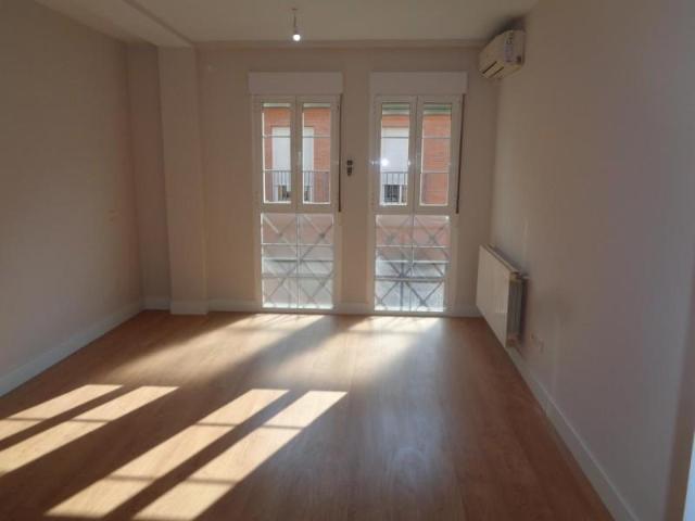 Apartamento en alquiler en Madrid, Calle del Pico Moncayo, 28038