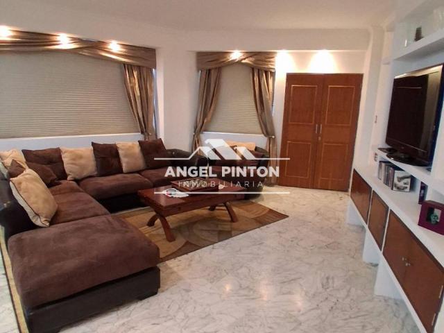 Apartamento en Alquiler en Maracaibo Zulia 310 m2. 5 hab