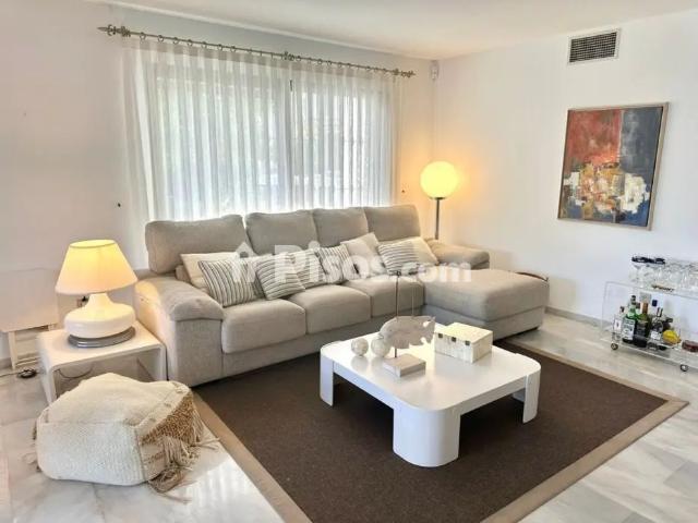 Apartamento en alquiler en Marbella