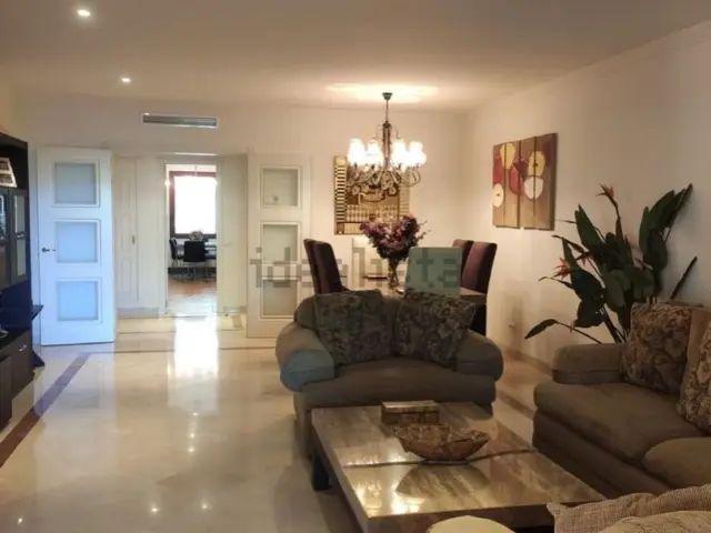 Apartamento en alquiler en Marbella